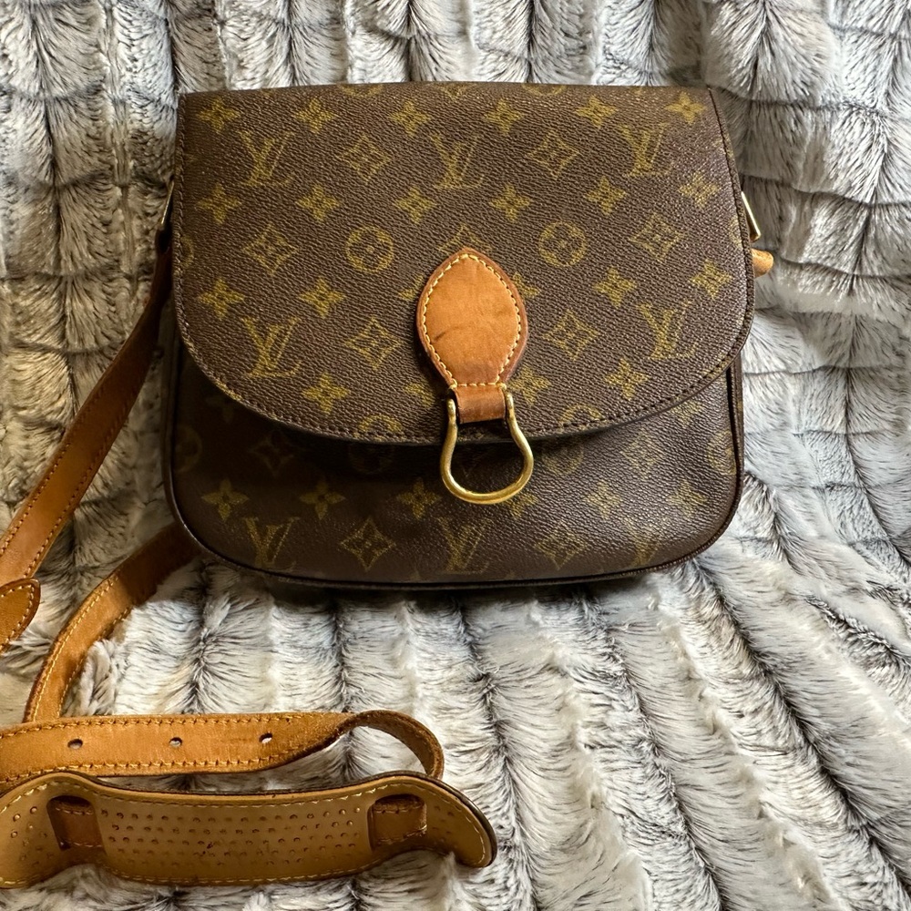 Louis Vuitton Vintage Saint Cloud.  COMES WITH COA